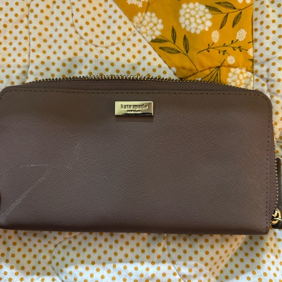 Kate spade wallet - Picture 1 of 2